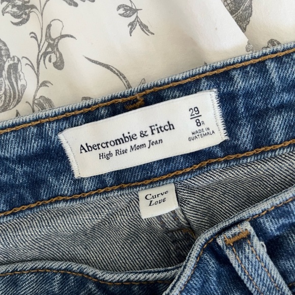 Abercombie & fitch curve love high rise moms jeans - Picture 4 of 4